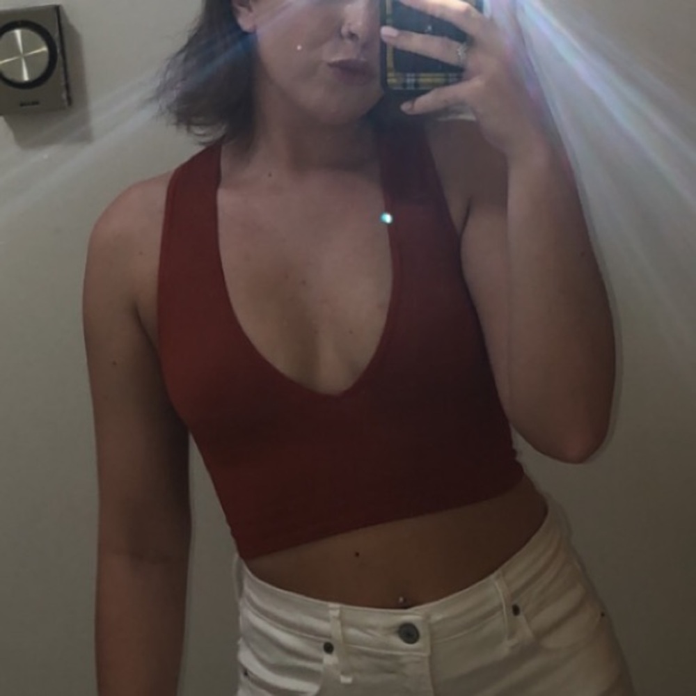 Urban Outfitters Cropped Deep V-Neck Tank Top - Picture 2 of 9